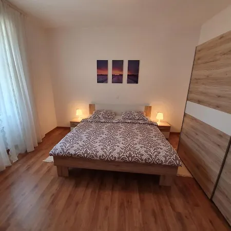 Apartment Apartman Mia *
